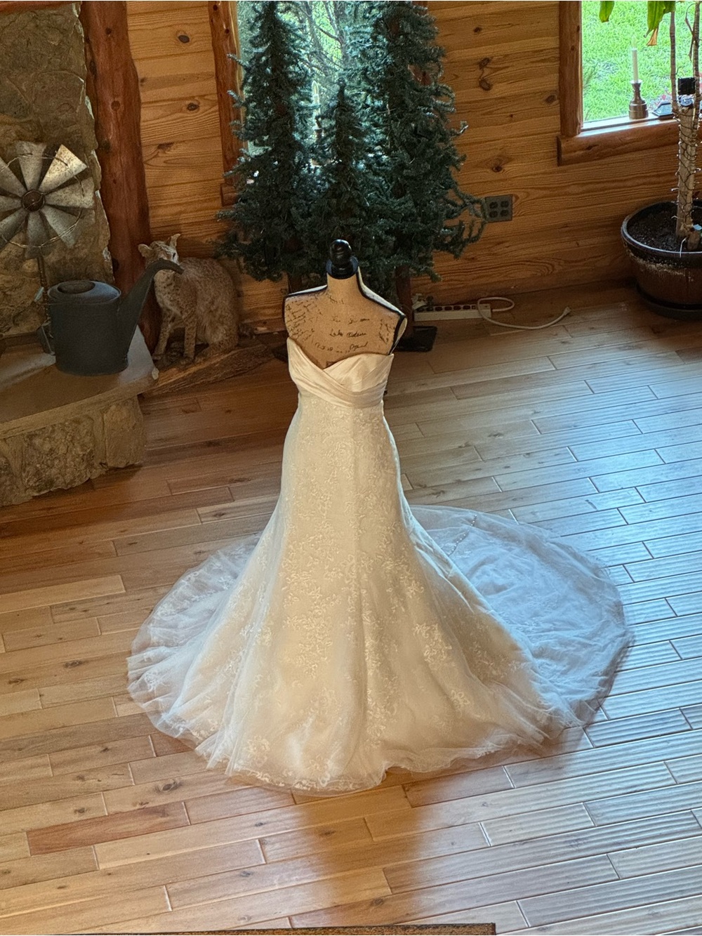 Strapless Lace A-Line Wedding Dress in Ivory - Designer Style - Picture 7 of 8